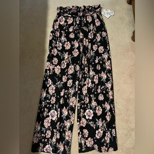 Pink Republic pants size XS…NWT